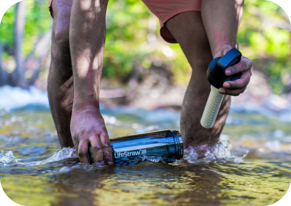 Butelka turystyczna LifeStraw Go 2.0 Laguna Teal na szlaku